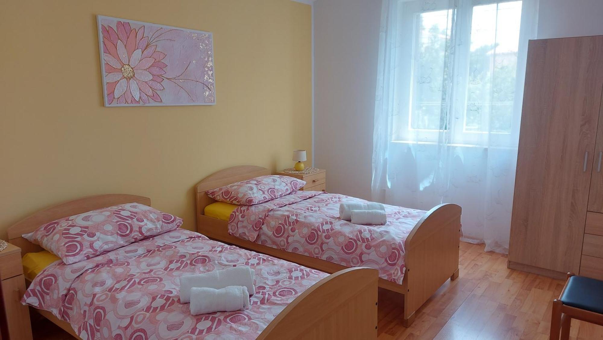 מדולין Apartments Ines מראה חיצוני תמונה