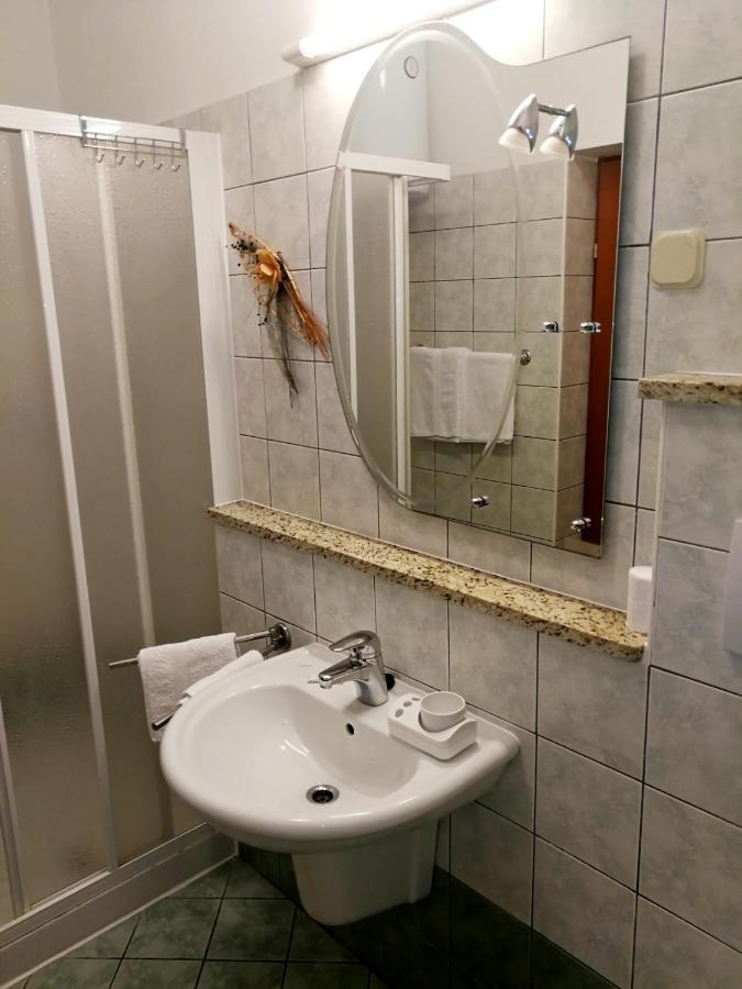 מדולין Apartments Ines מראה חיצוני תמונה